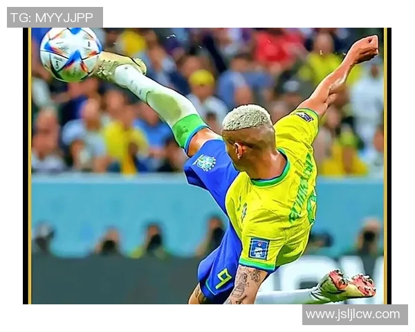 武汉超级球星足球赛倒钩精彩瞬间引发热议球迷疯狂点赞