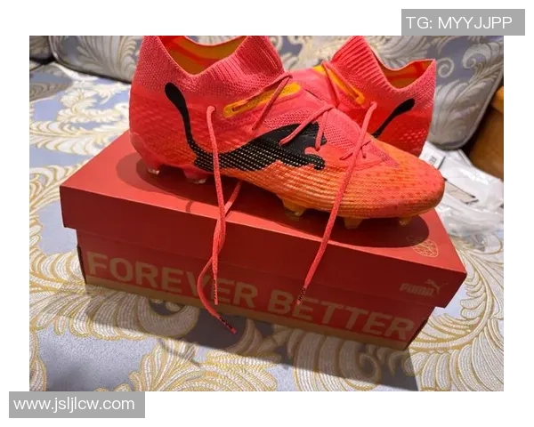 穿红色足球鞋的彪马球星崛起，演绎速度与激情的赛场传奇