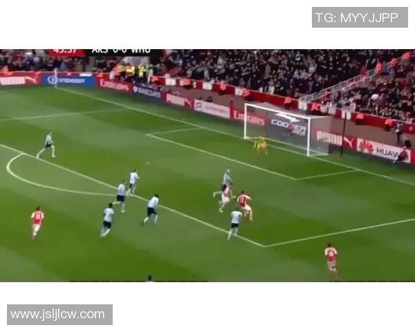 足球明星丝滑转场瞬间五秒钟掌控比赛节奏的惊艳时刻